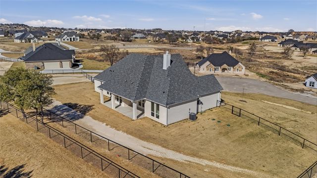 1038 Deer Island Court, Azle, TX 76020