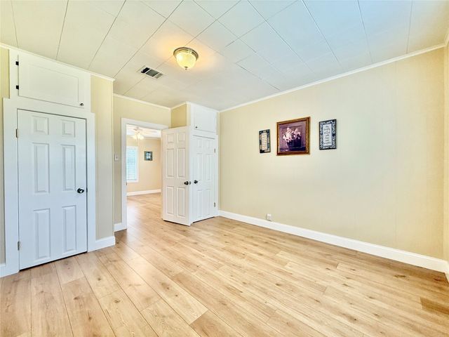 596 County Road 3425, Clifton, TX 76634
