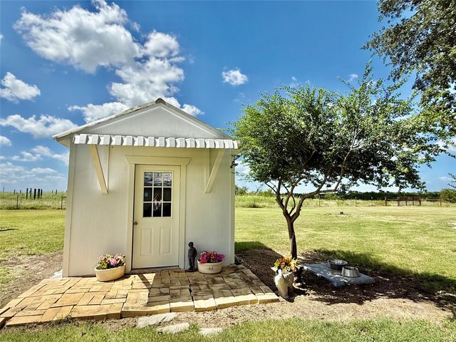 596 County Road 3425, Clifton, TX 76634