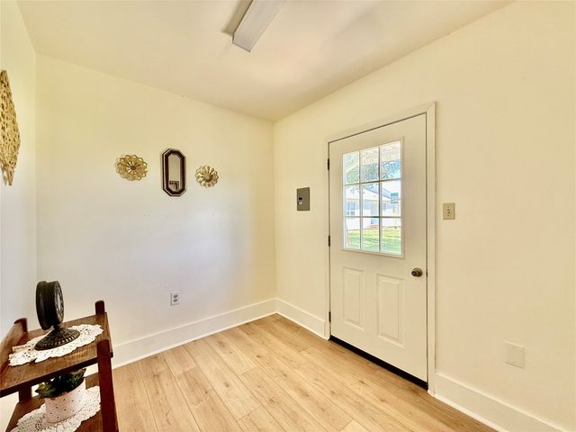 596 County Road 3425, Clifton, TX 76634