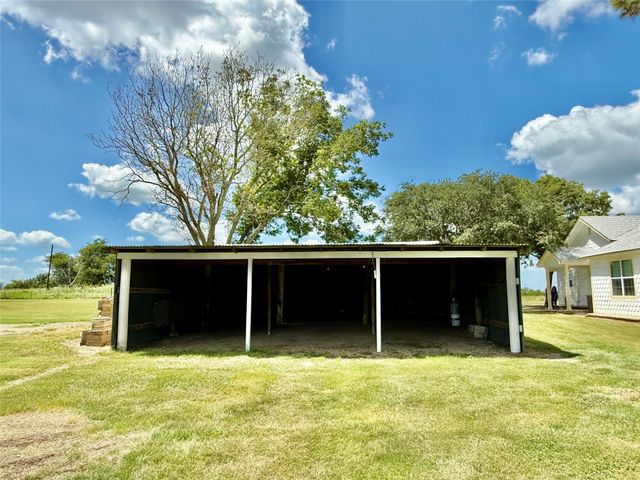 596 County Road 3425, Clifton, TX 76634