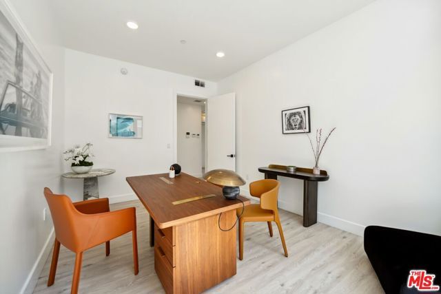 137 N Doheny Drive 3, West Hollywood, CA 90048