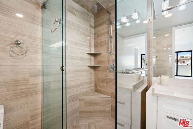 137 N Doheny Drive 3, West Hollywood, CA 90048