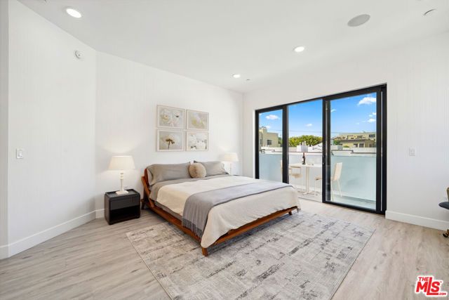 137 N Doheny Drive 3, West Hollywood, CA 90048