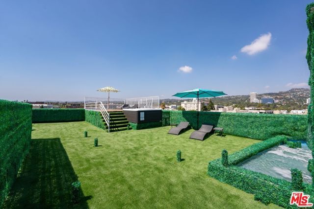 137 N Doheny Drive 3, West Hollywood, CA 90048