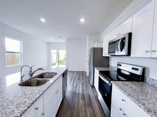 680 Amesbury Road, Conroe, TX 77316