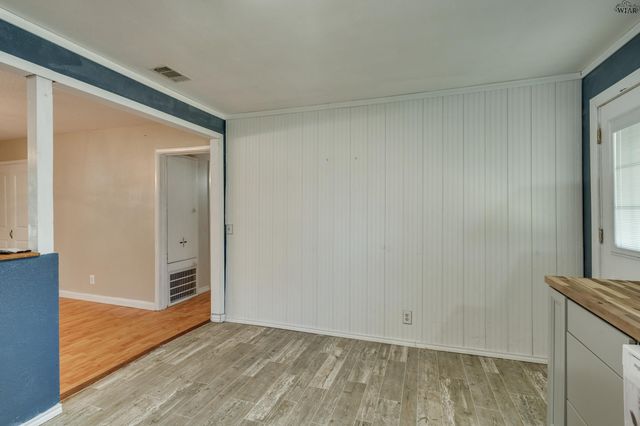 810 W BOIS DARC STREET, Henrietta, TX 76365