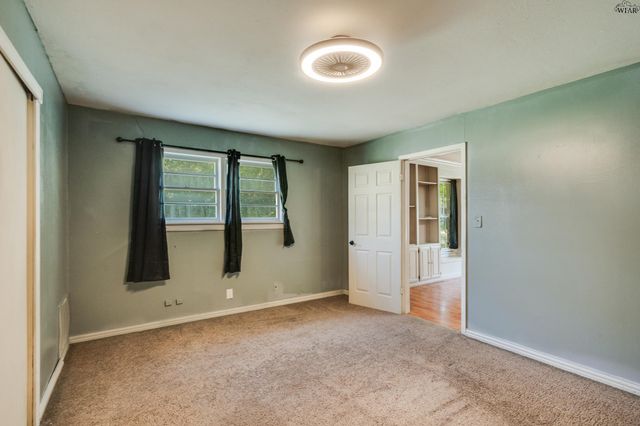 810 W BOIS DARC STREET, Henrietta, TX 76365