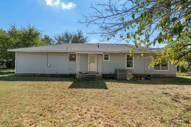810 W BOIS DARC STREET, Henrietta, TX 76365
