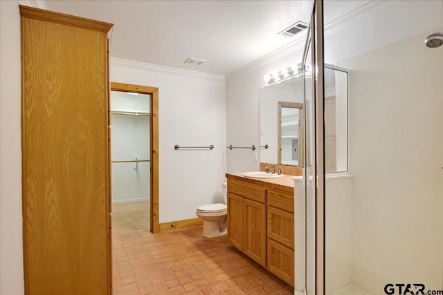 2040 Valleywood Trail, Holly Lake Ranch, TX 75765