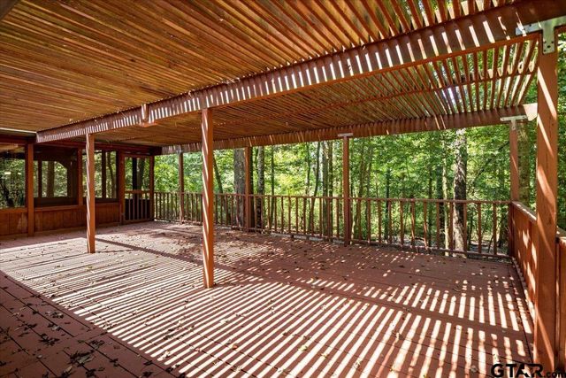 2040 Valleywood Trail, Holly Lake Ranch, TX 75765