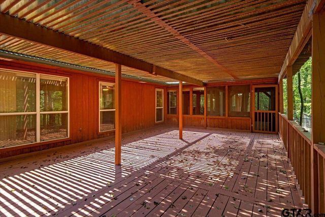 2040 Valleywood Trail, Holly Lake Ranch, TX 75765