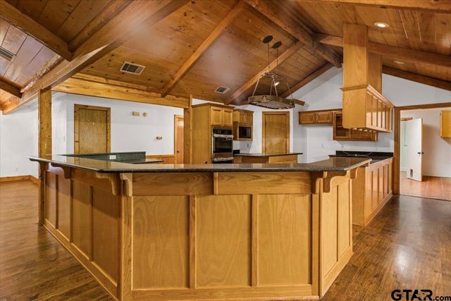 2040 Valleywood Trail, Holly Lake Ranch, TX 75765