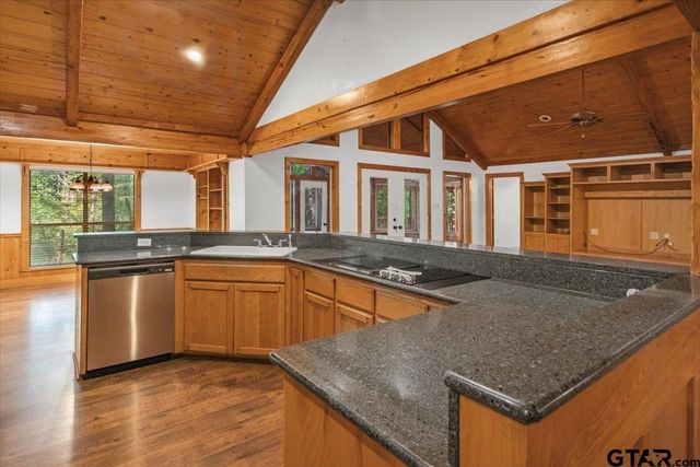 2040 Valleywood Trail, Holly Lake Ranch, TX 75765