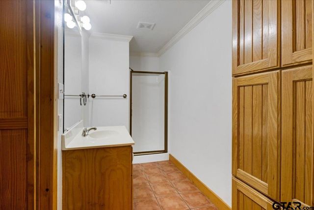 2040 Valleywood Trail, Holly Lake Ranch, TX 75765