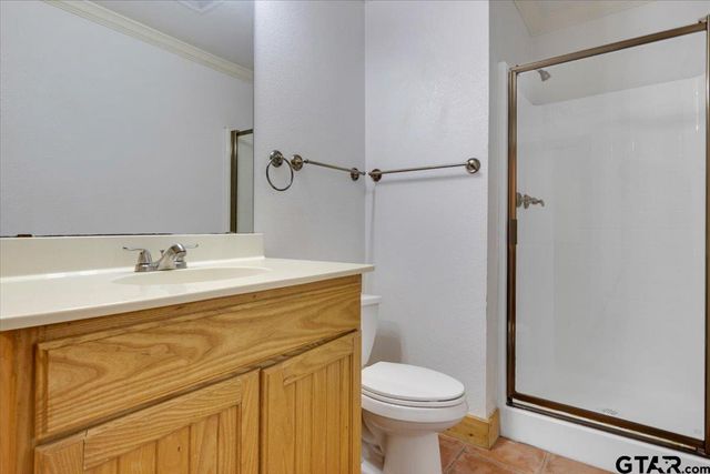 2040 Valleywood Trail, Holly Lake Ranch, TX 75765