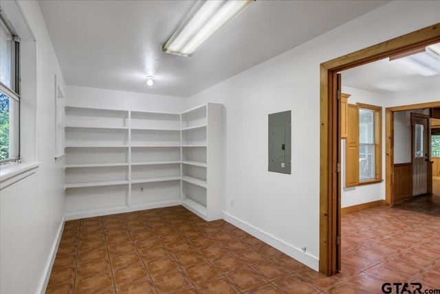 2040 Valleywood Trail, Holly Lake Ranch, TX 75765