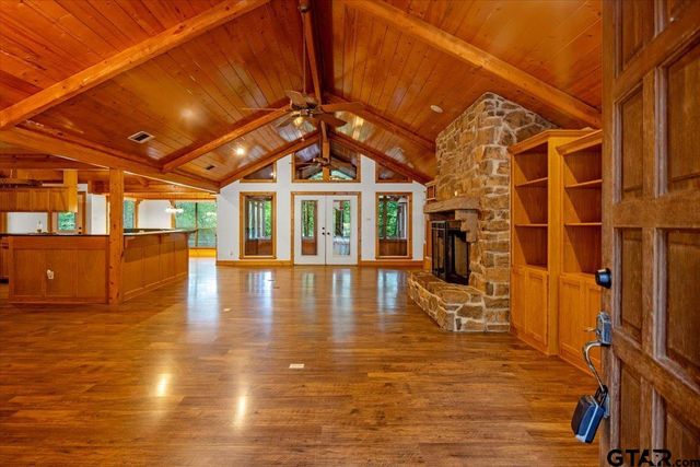 2040 Valleywood Trail, Holly Lake Ranch, TX 75765