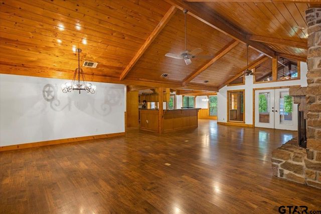 2040 Valleywood Trail, Holly Lake Ranch, TX 75765