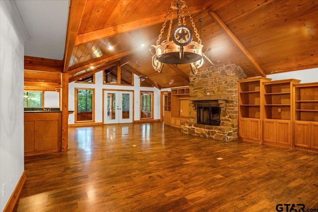 2040 Valleywood Trail, Holly Lake Ranch, TX 75765