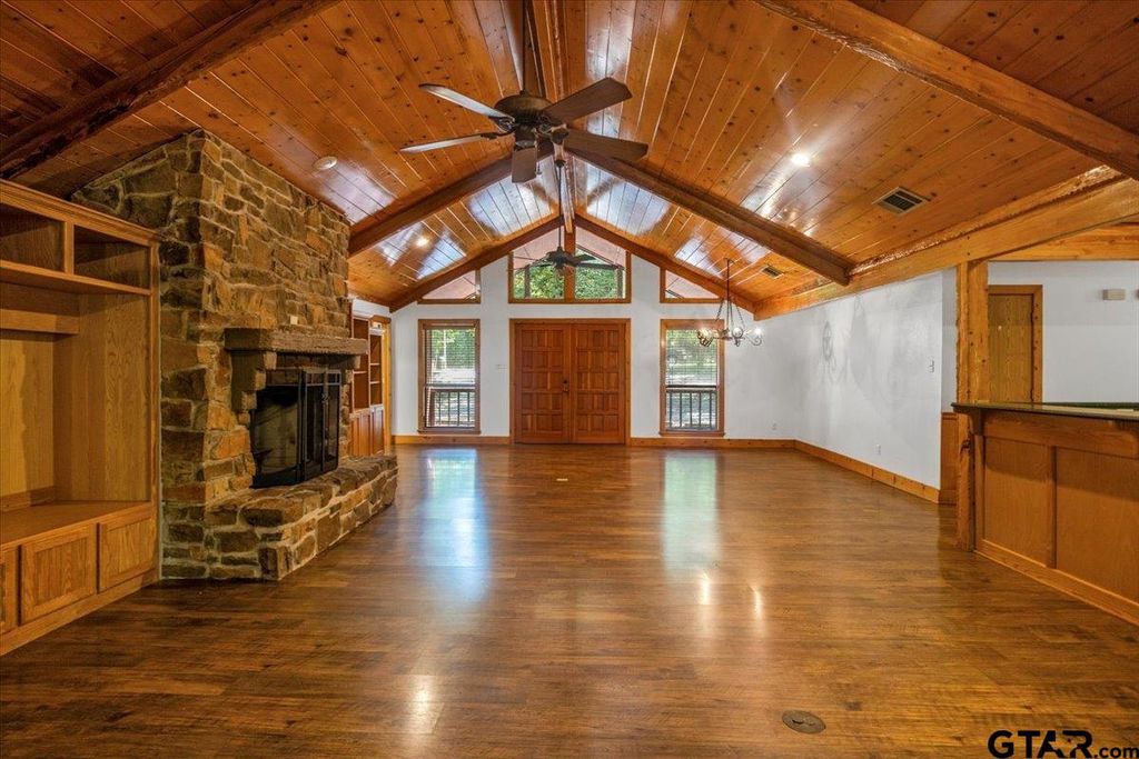 2040 Valleywood Trail, Holly Lake Ranch, TX 75765