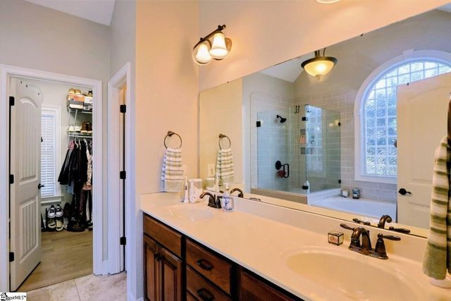 5 Thorncliff Court, Simpsonville, SC 29681