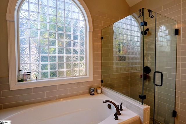 5 Thorncliff Court, Simpsonville, SC 29681