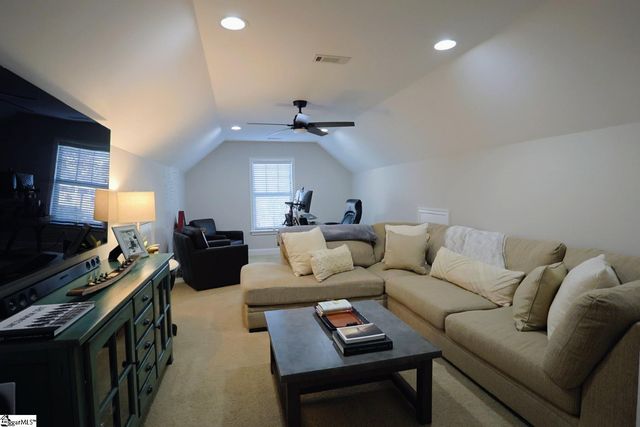 5 Thorncliff Court, Simpsonville, SC 29681