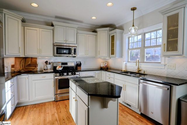 5 Thorncliff Court, Simpsonville, SC 29681