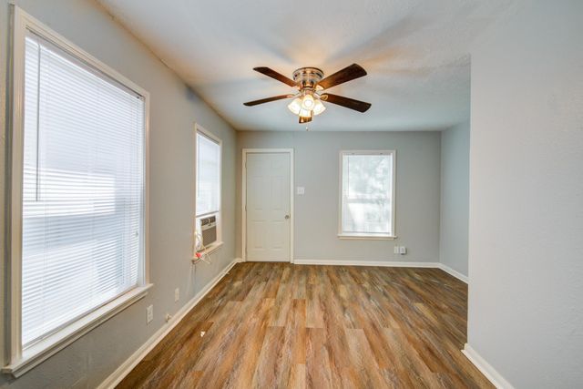 206 Frawley Street B, Houston, TX 77009