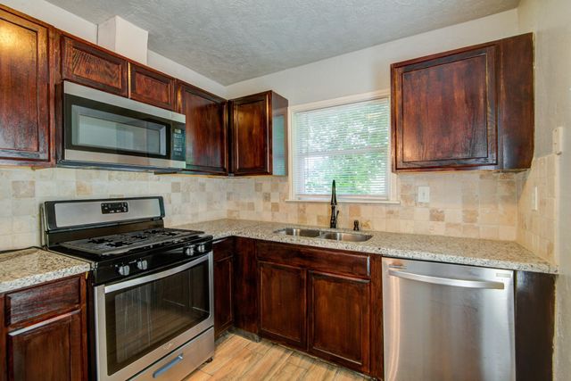 206 Frawley Street B, Houston, TX 77009