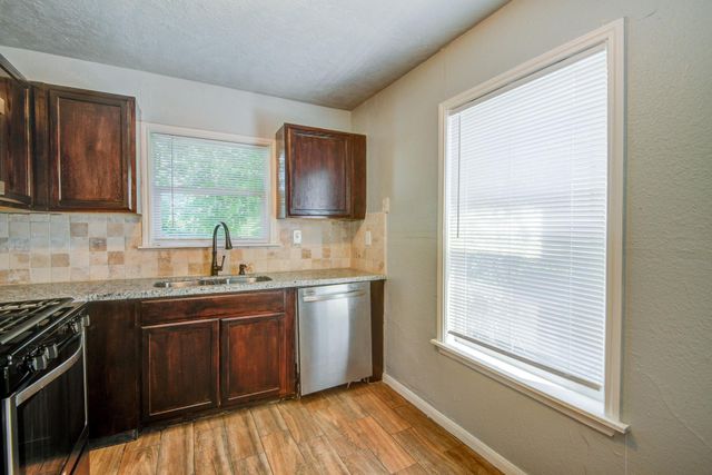 206 Frawley Street B, Houston, TX 77009