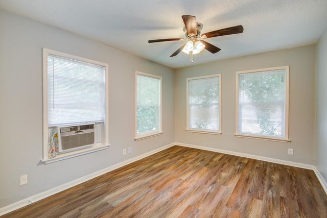 206 Frawley Street B, Houston, TX 77009