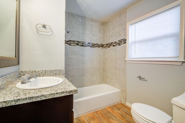 206 Frawley Street B, Houston, TX 77009