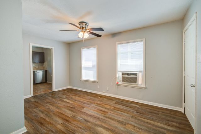 206 Frawley Street B, Houston, TX 77009