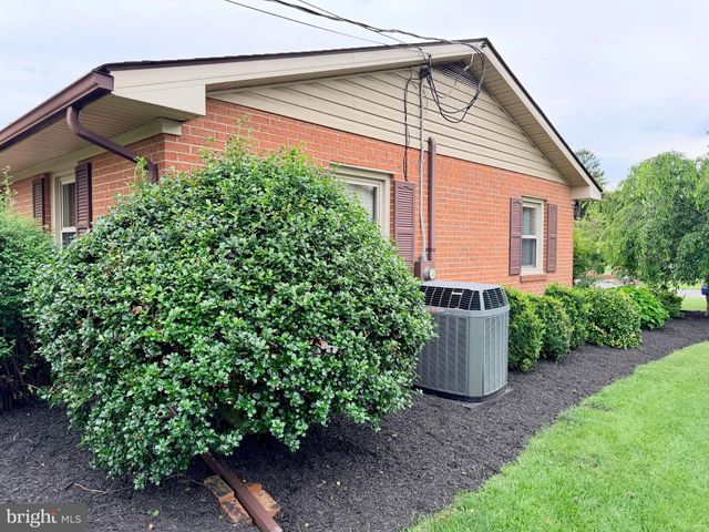 11917 COMANCHE DR, Smithsburg, MD 21783