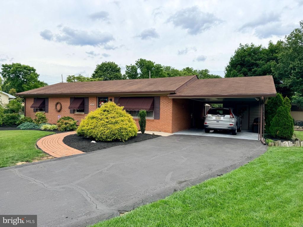 11917 COMANCHE DR, Smithsburg, MD 21783
