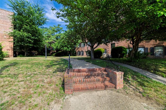 32-40 N Long Beach Road, Rockville Centre, NY 11570