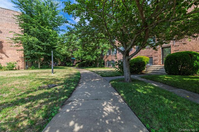 32-40 N Long Beach Road, Rockville Centre, NY 11570