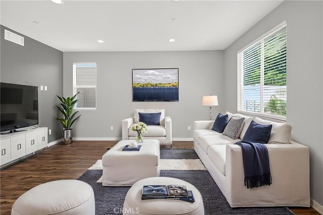 10250 Angel Lane, Pacoima, CA 91331