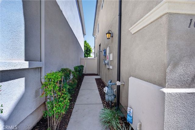 10250 Angel Lane, Pacoima, CA 91331