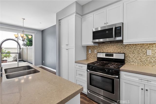 10250 Angel Lane, Pacoima, CA 91331
