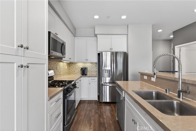 10250 Angel Lane, Pacoima, CA 91331