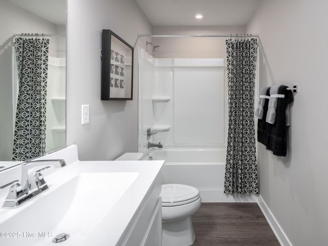 4033 Farmfield Drive NE, Navassa, NC 28451