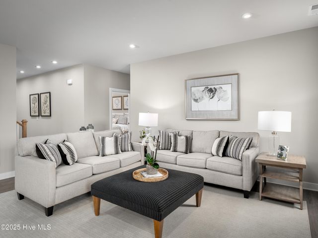 4033 Farmfield Drive NE, Navassa, NC 28451