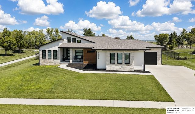 12112 Carpenter Street, Papillion, NE 68046