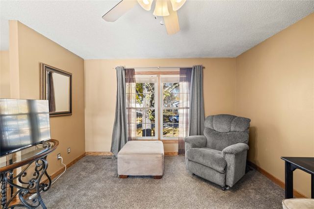 4207 Hull Avenue, Des Moines, IA 50317