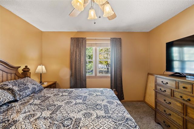 4207 Hull Avenue, Des Moines, IA 50317