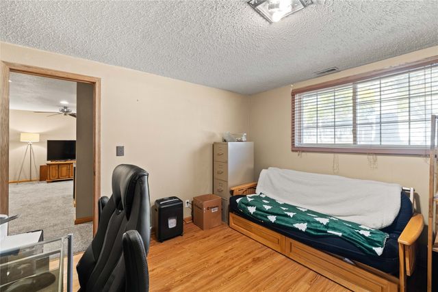 4207 Hull Avenue, Des Moines, IA 50317