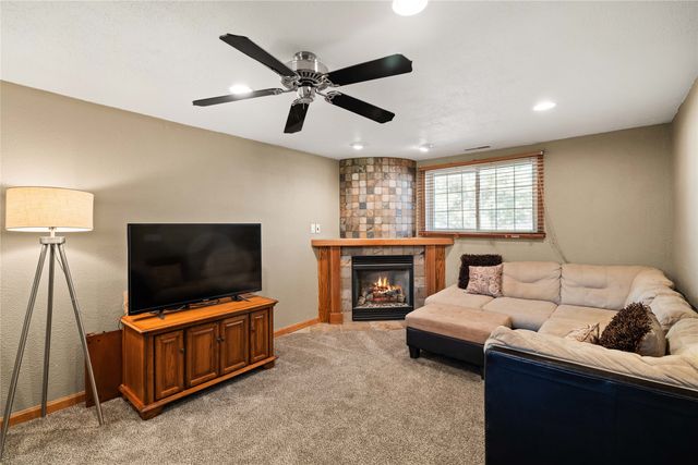 4207 Hull Avenue, Des Moines, IA 50317